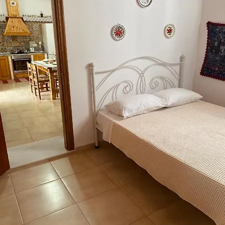 Archangelos Family House * Archangelos (Rhodes)