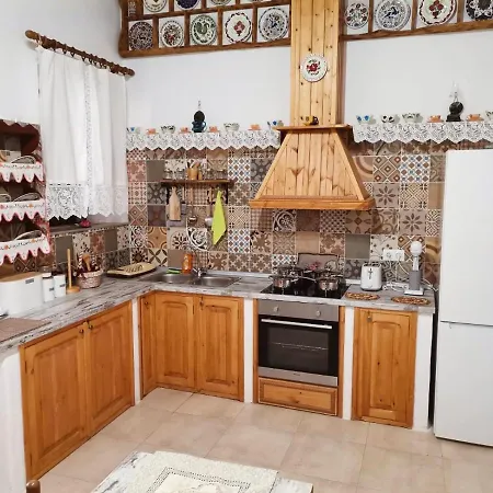 Archangelos Family House * Archangelos (Rhodes)