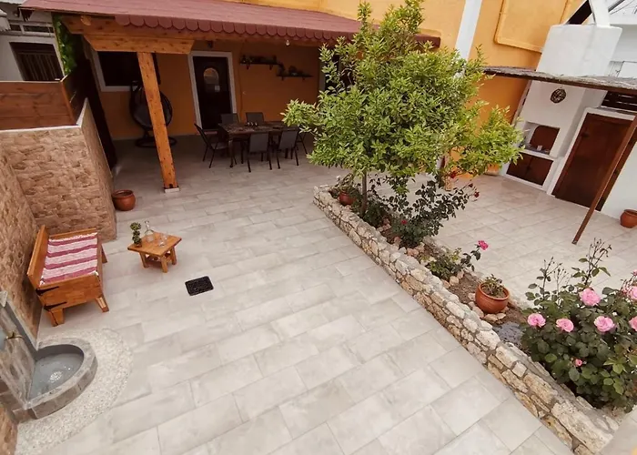 Family House Apartament *